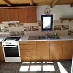 Semesterbostad Small Hause With Swimming Pool Leonídion
