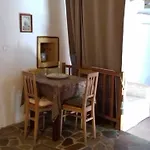 Small Hause With Swimming Pool *