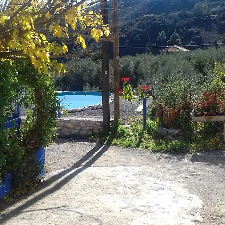 Small Hause With Swimming Pool * Leonídion