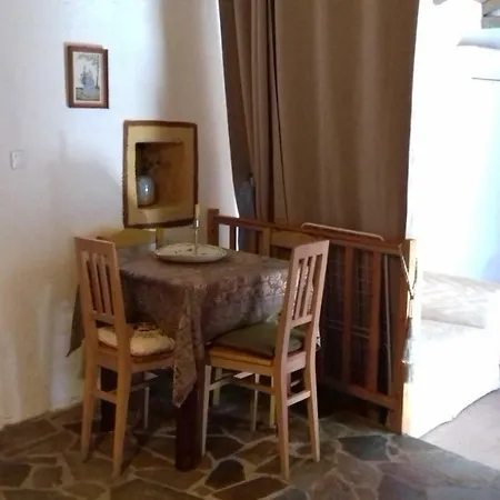 Small Hause With Swimming Pool *