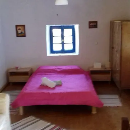 Дом отдыха Small Hause With Swimming Pool