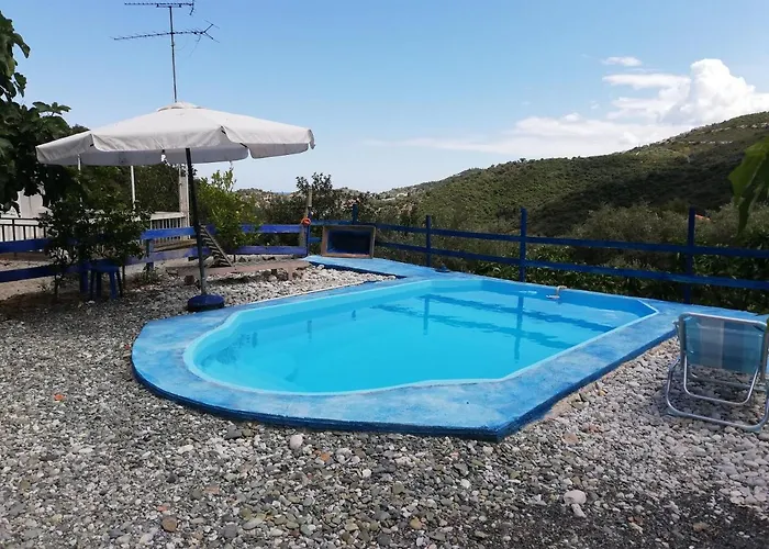 Casa de Férias Small Hause With Swimming Pool