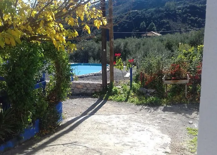 Small Hause With Swimming Pool * Leonídion