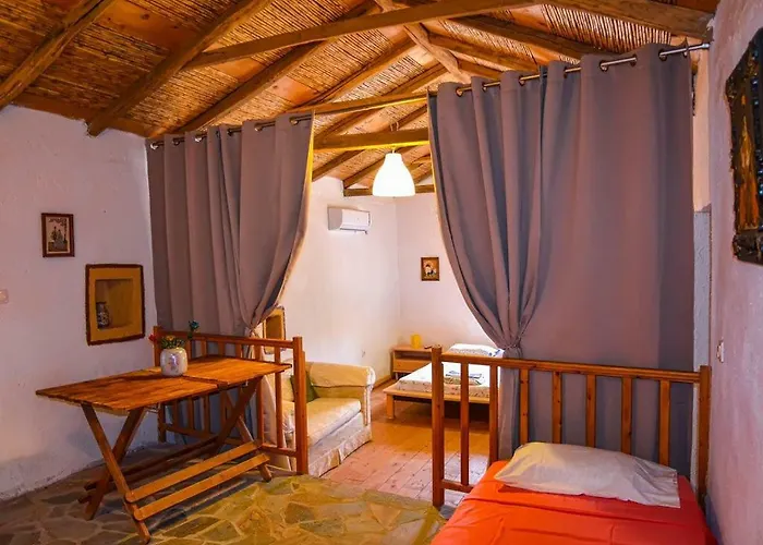 Small Hause With Swimming Pool Casa de Férias